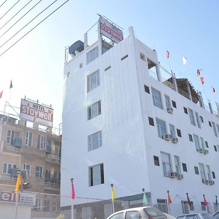 Staywell Hotel Pathānkot Exterior foto