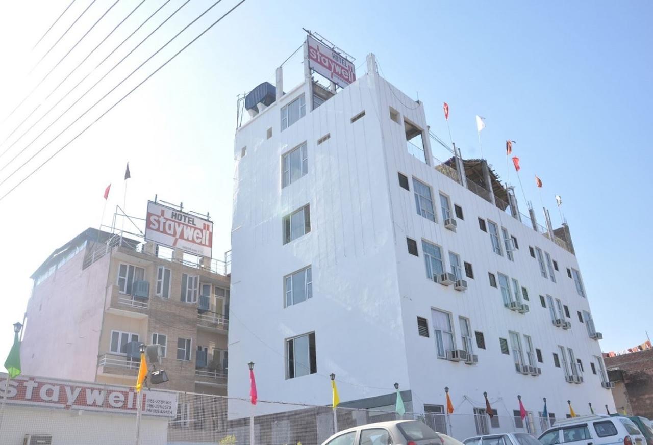 Staywell Hotel Pathānkot Exterior foto